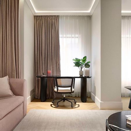 Vogue Hotel Montreal Downtown, Curio Collection By Hilton Εξωτερικό φωτογραφία