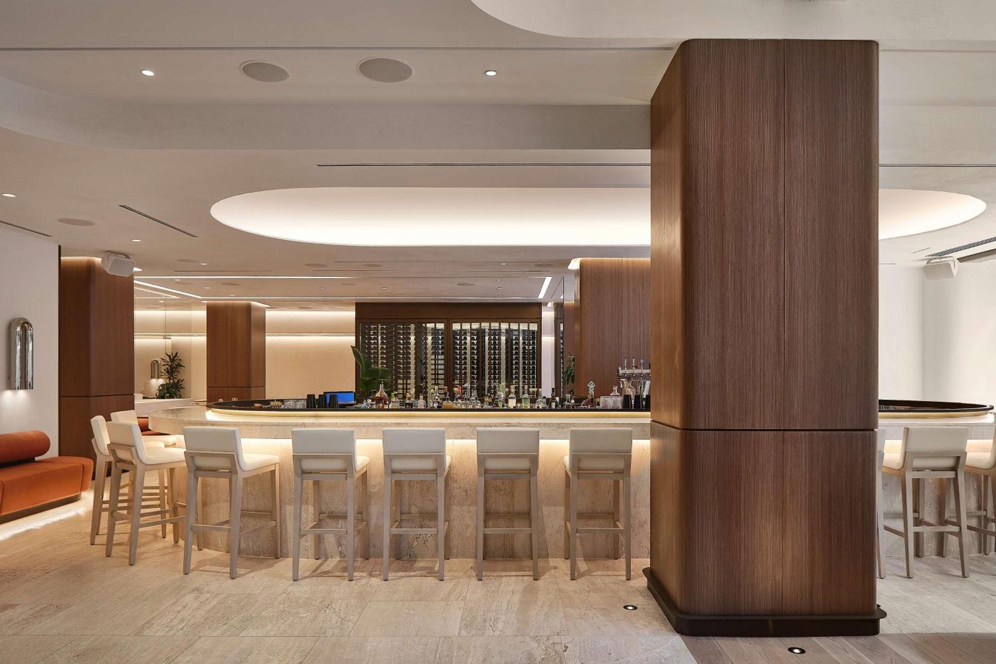 Vogue Hotel Montreal Downtown, Curio Collection By Hilton Εξωτερικό φωτογραφία