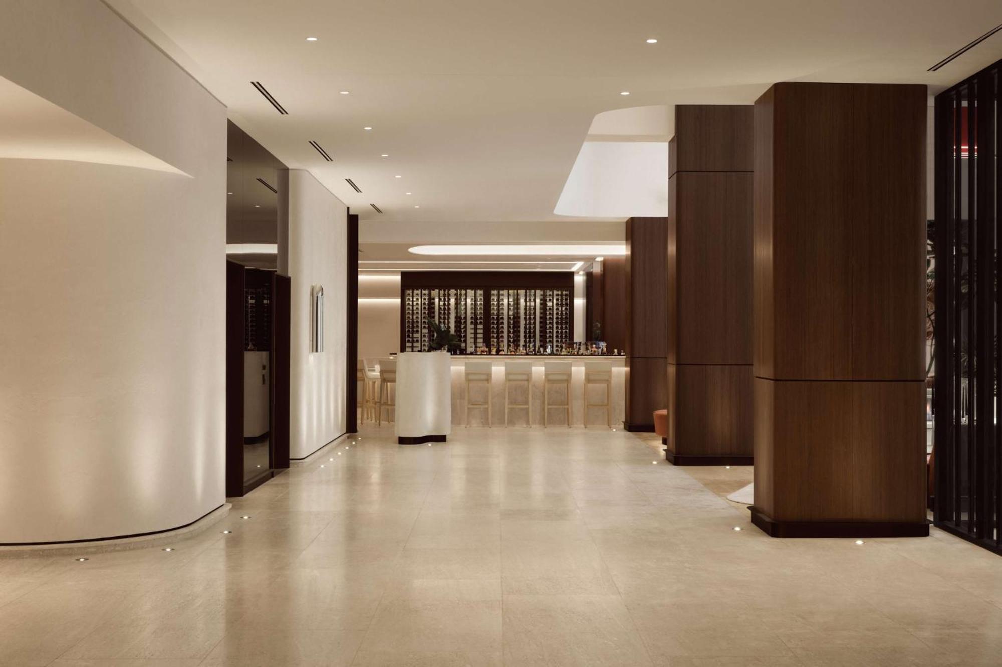 Vogue Hotel Montreal Downtown, Curio Collection By Hilton Εξωτερικό φωτογραφία