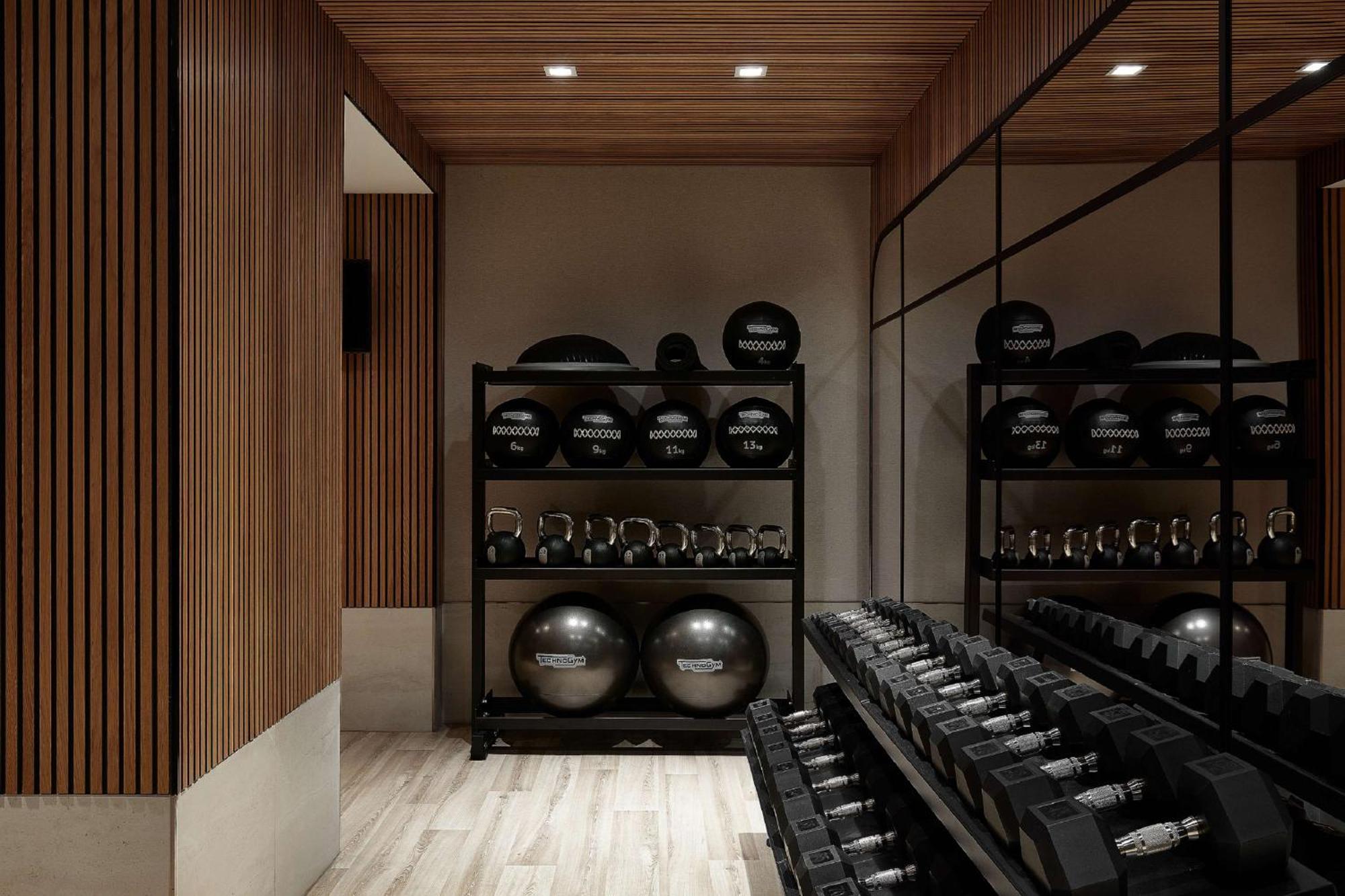 Vogue Hotel Montreal Downtown, Curio Collection By Hilton Εξωτερικό φωτογραφία