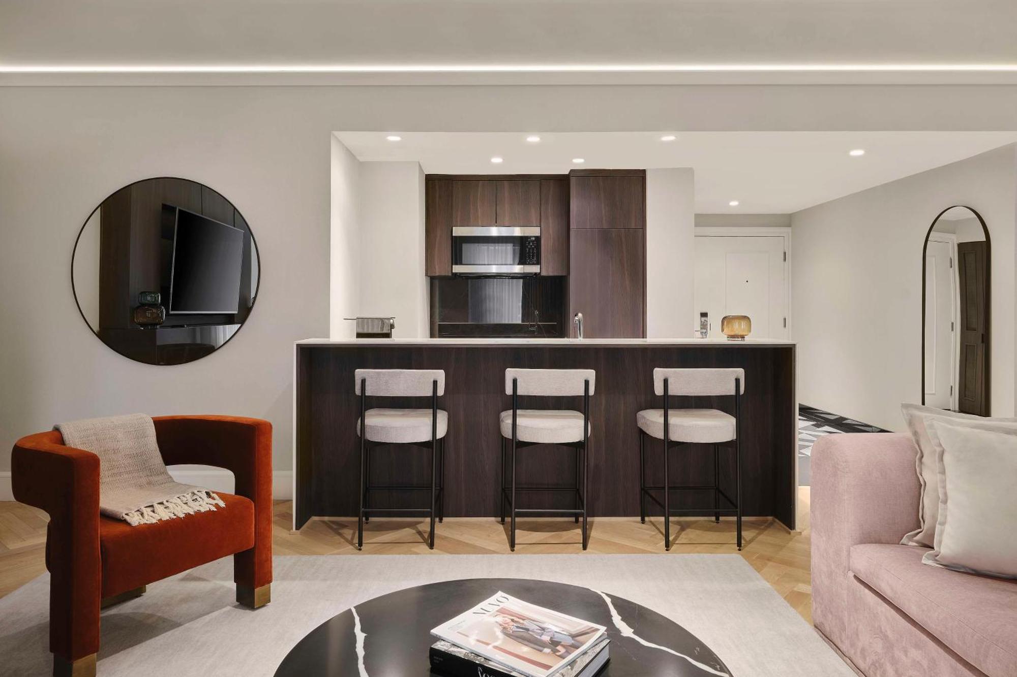 Vogue Hotel Montreal Downtown, Curio Collection By Hilton Εξωτερικό φωτογραφία