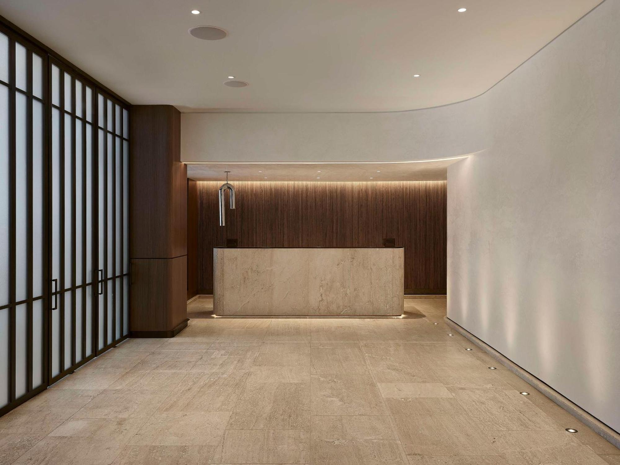 Vogue Hotel Montreal Downtown, Curio Collection By Hilton Εξωτερικό φωτογραφία